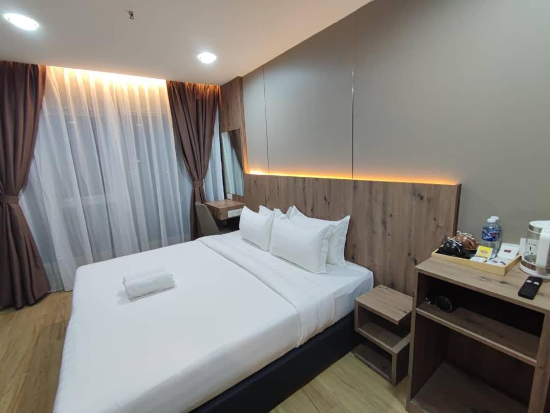 Kkia Hotel コタキナバル エクステリア 写真